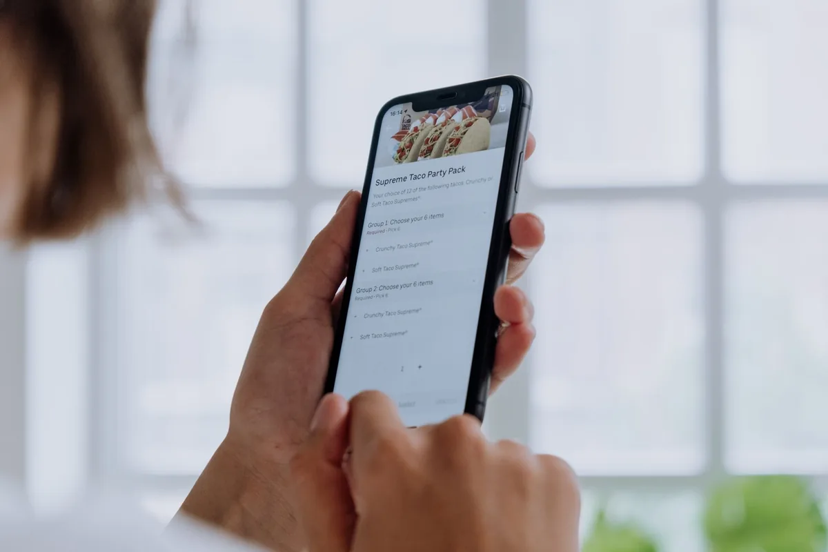 6 Mobile Menu Design Rules to Boost Hotel F&B Revenue