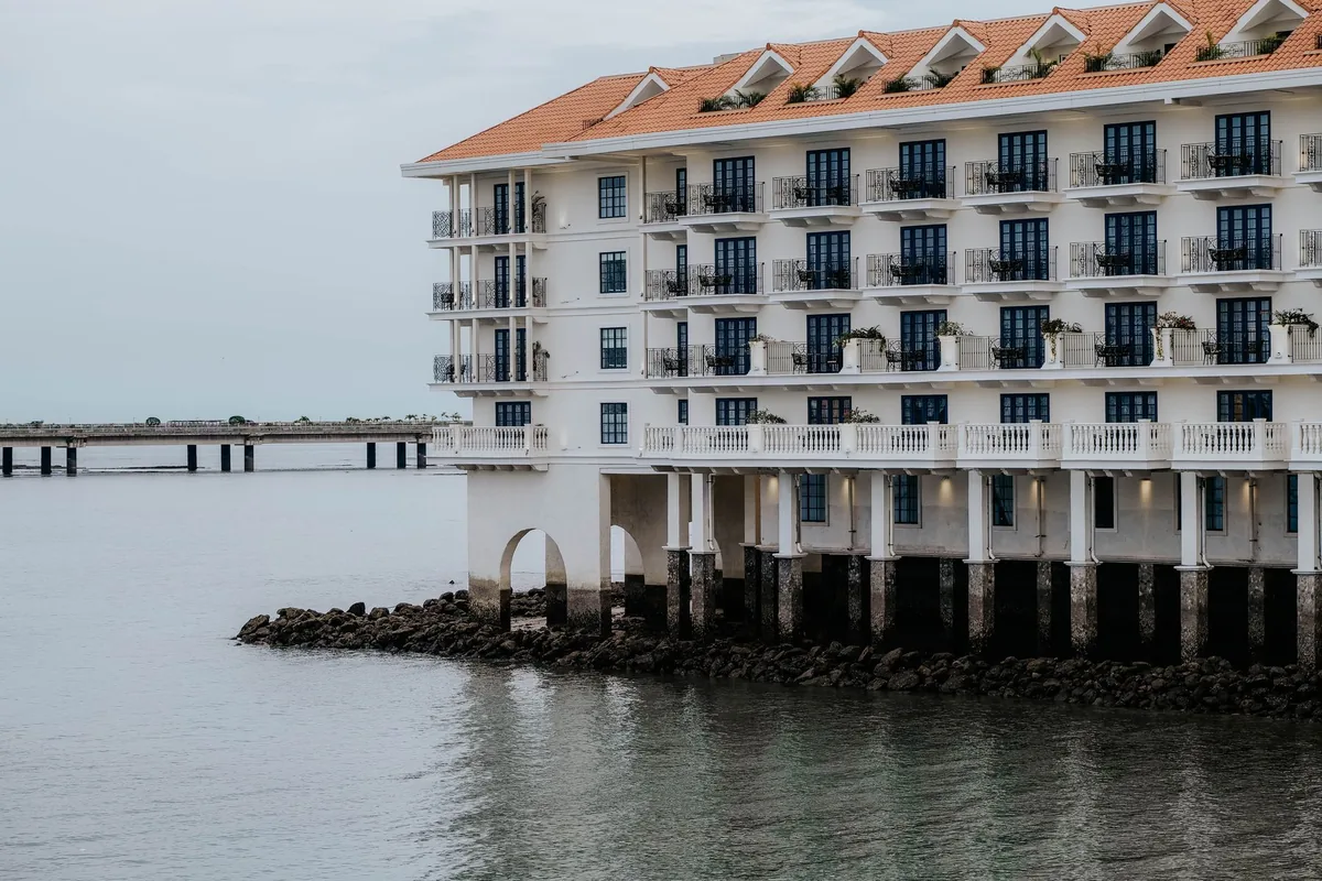 Airbnb Expands Hotel Strategy with Lark Hotels Deal
