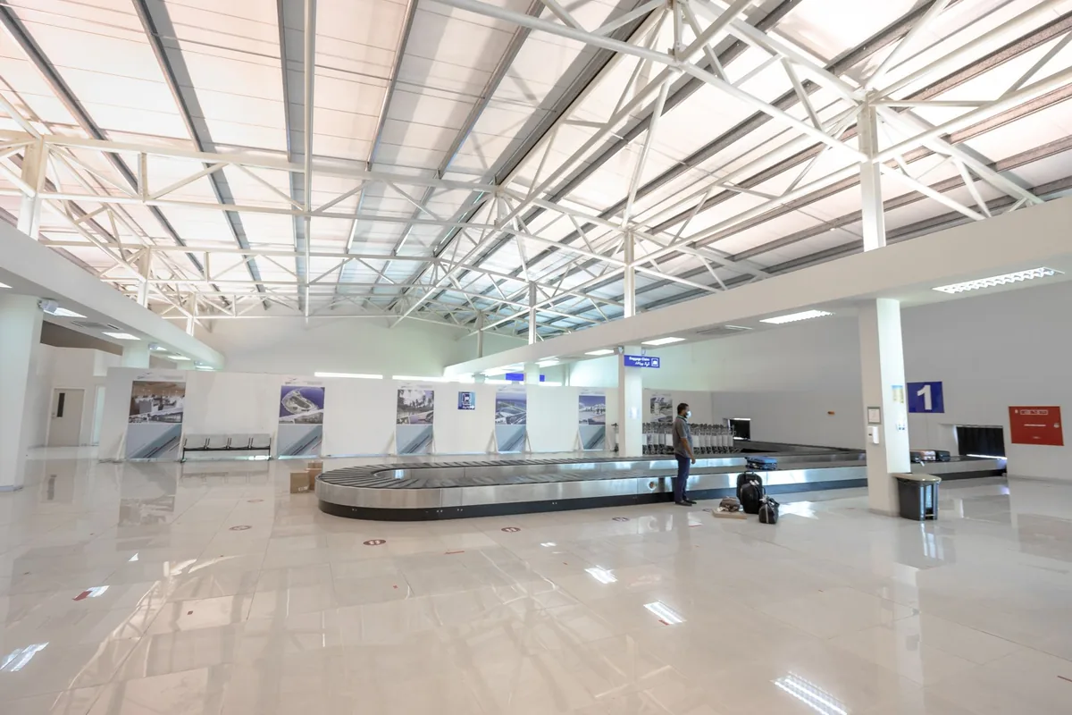 luggage carousel arrivals terminal airport