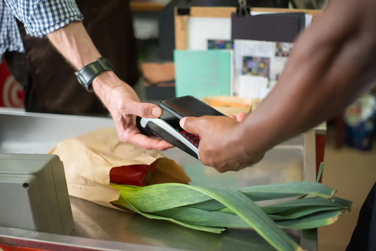 smartphone contactless payment checkout