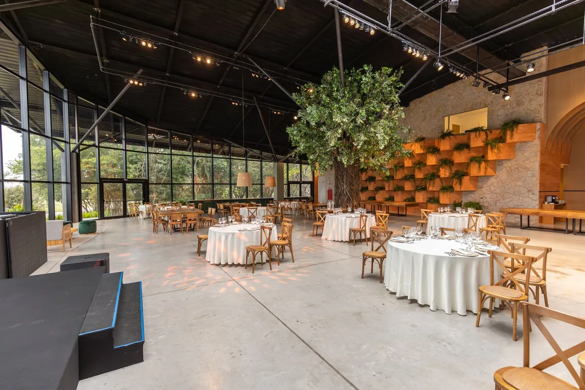 resort restaurant dining room