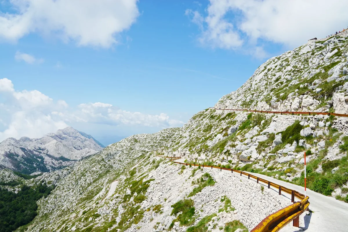 mountain road scenic view