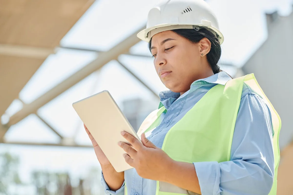 hotel maintenance engineer tablet inspection