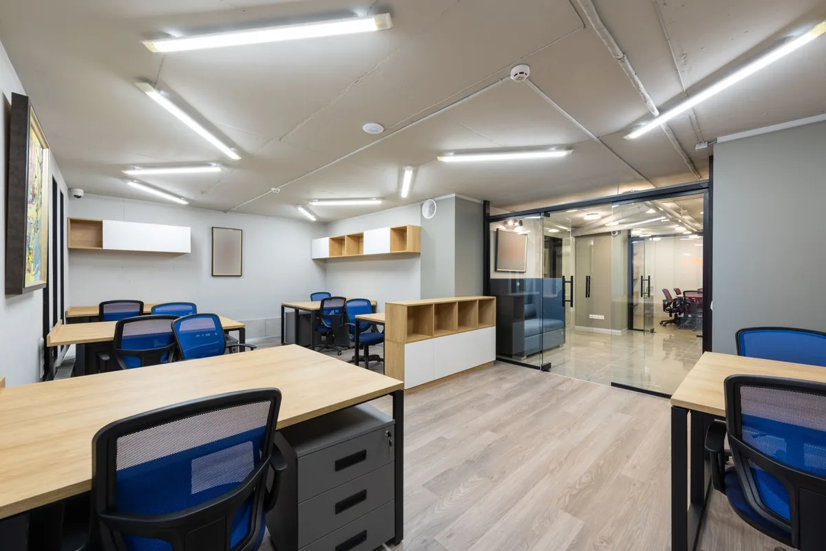 commercial real estate broker office desk
