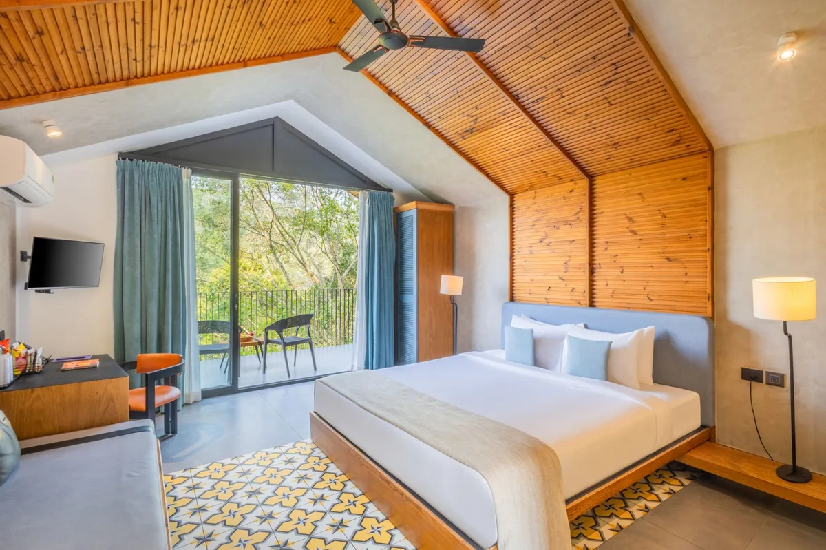 hotel suite wood beam ceiling