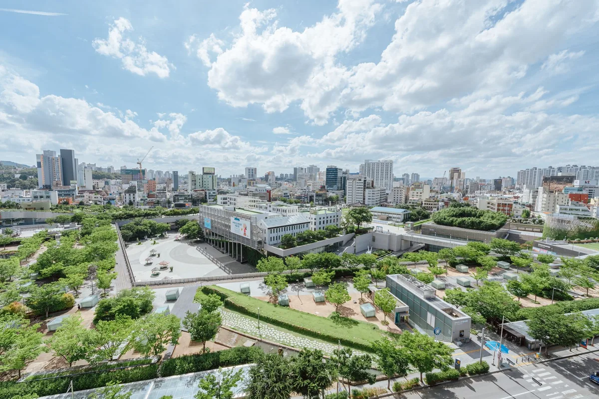 Dusit's Rooftop Park Draws 951,000 Visitors in Year One