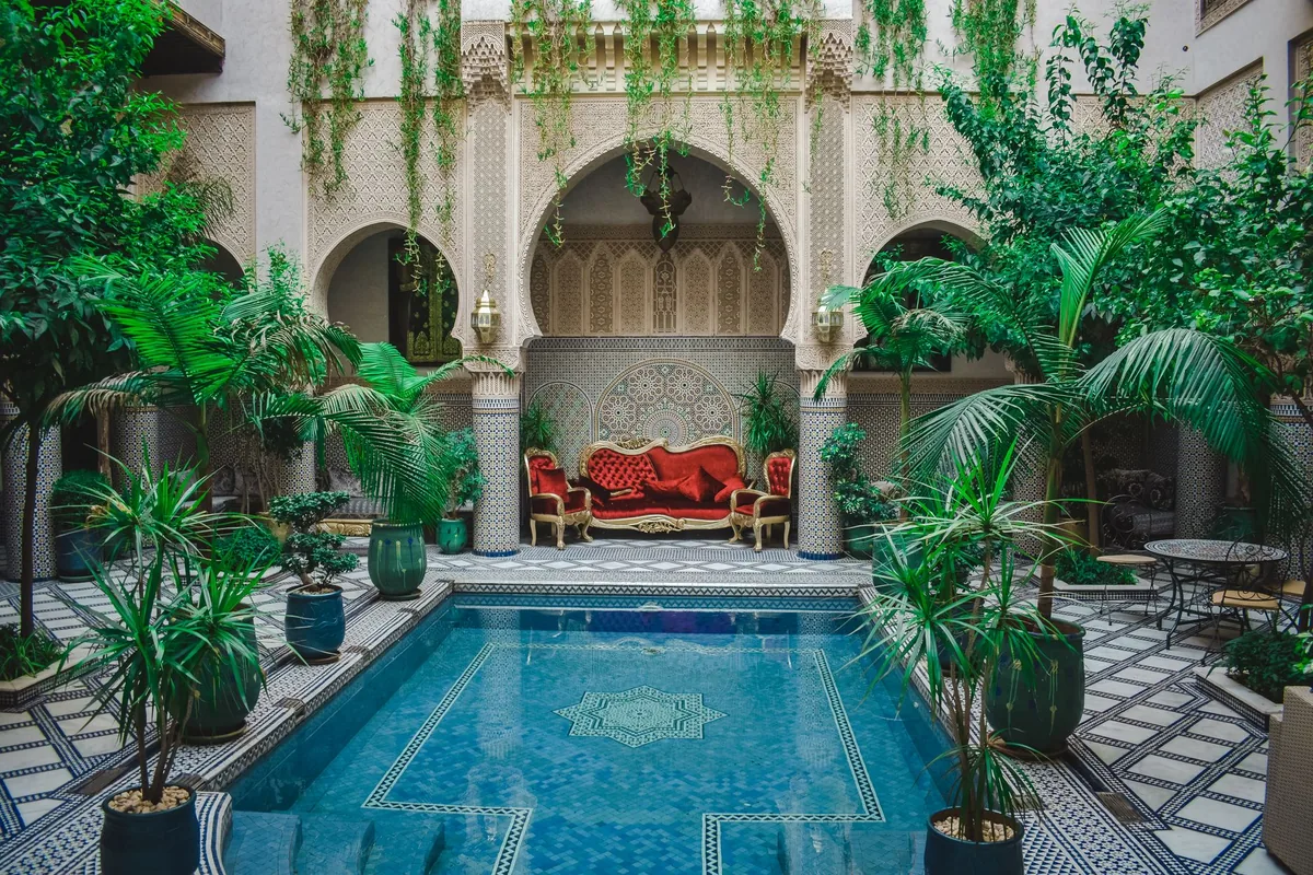 modern luxury hotel courtyard garden