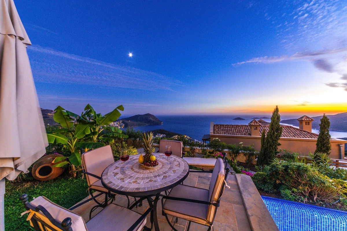 large luxury holiday villa dining patio