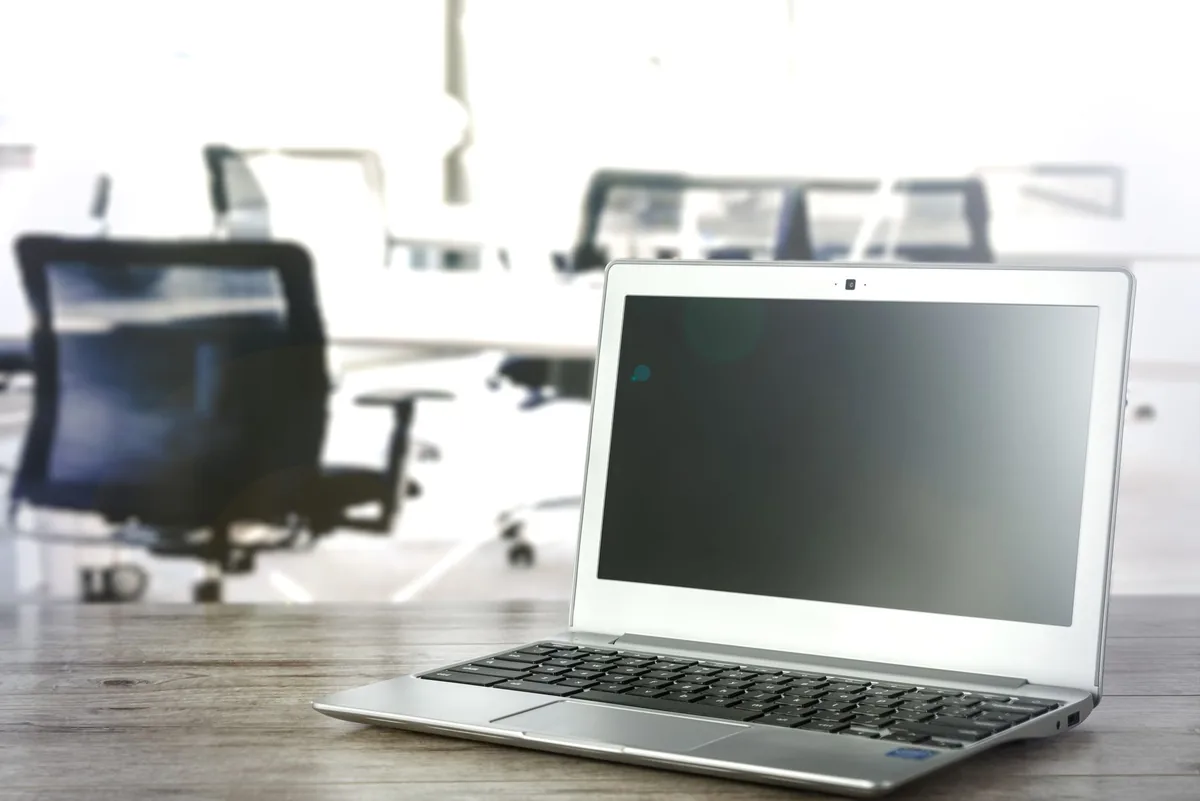 laptop computer reservation desk