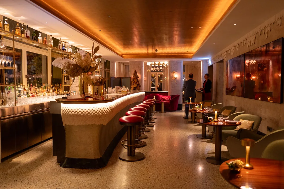 italian restaurant dining tables hotel bar
