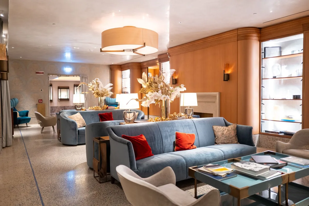 hotel interior design luxury living room