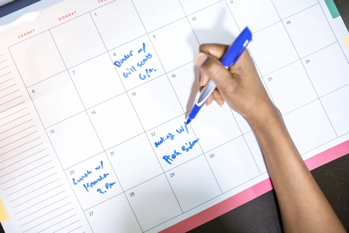 hotel staff planning shift schedule