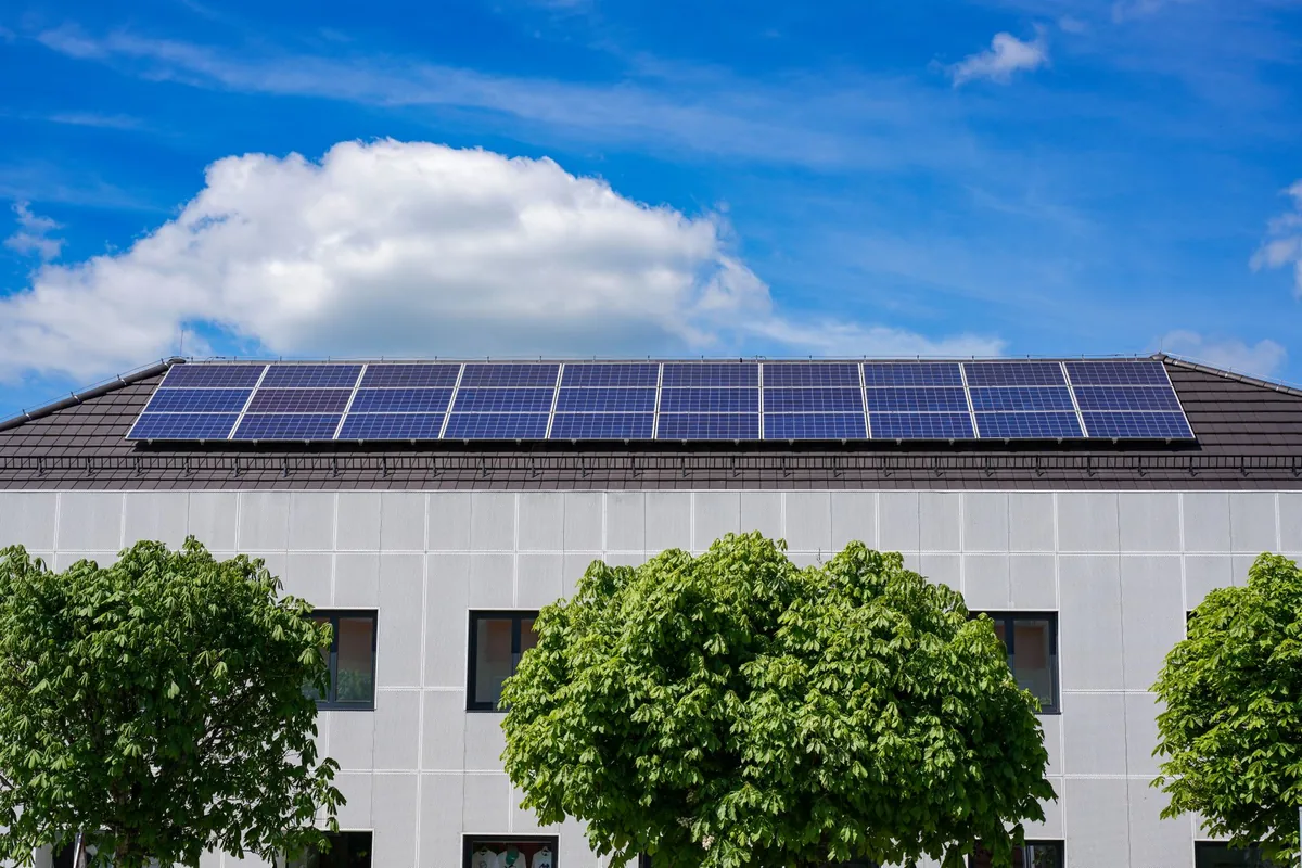 Hilton Unveils Clean-Energy Prototype to Cut Bills 40%