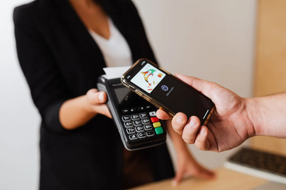 smartphone tap payment terminal nfc