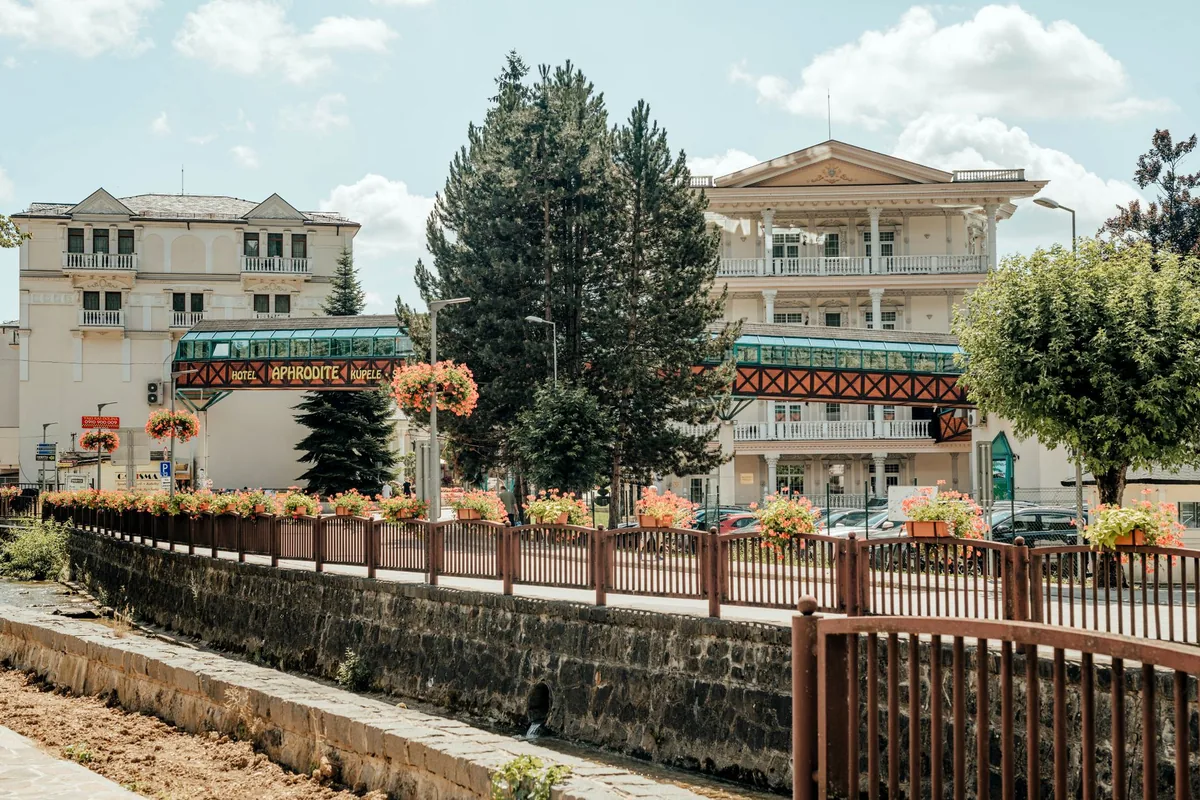 hotel botanical garden exterior