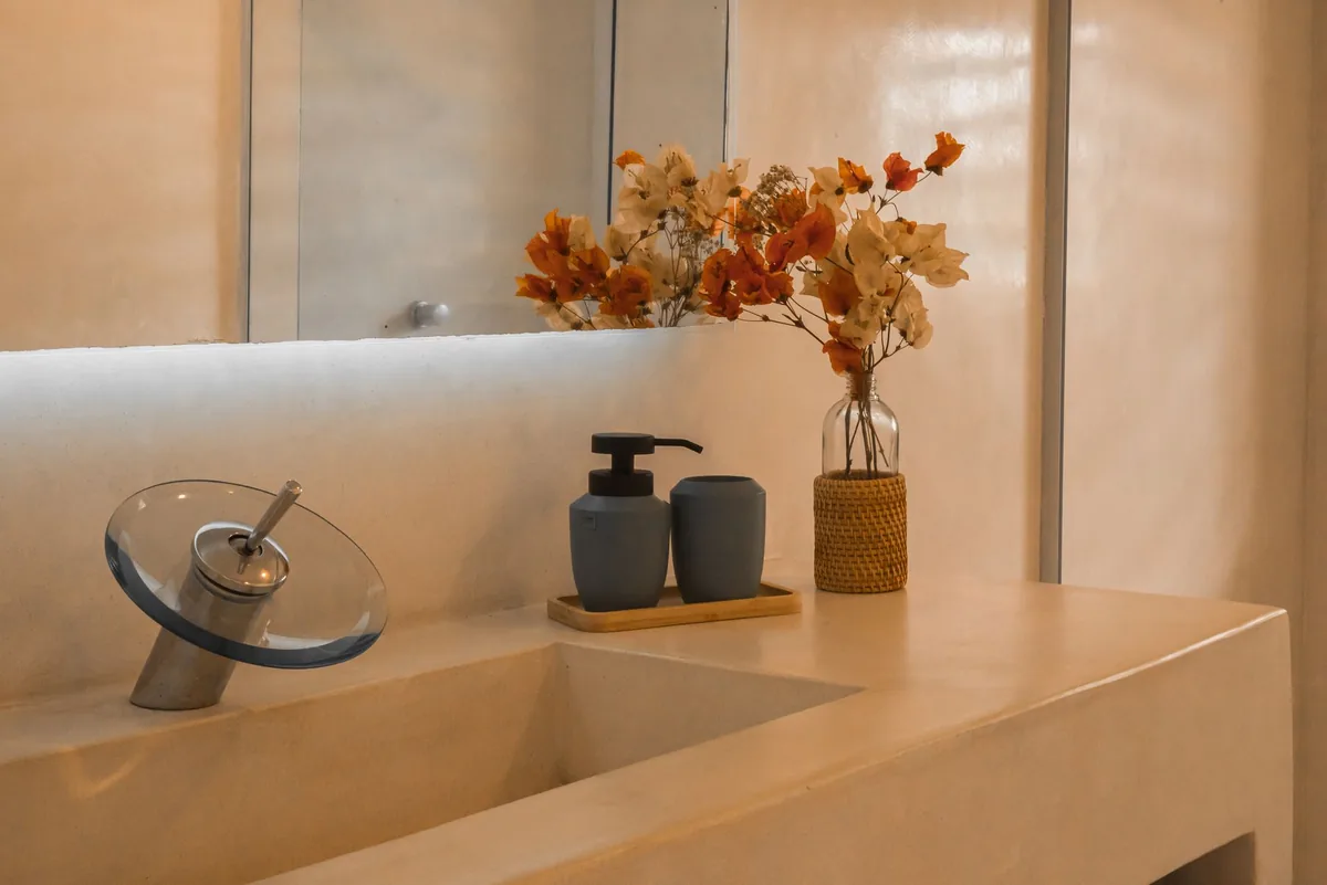 luxury hotel room glass dispenser