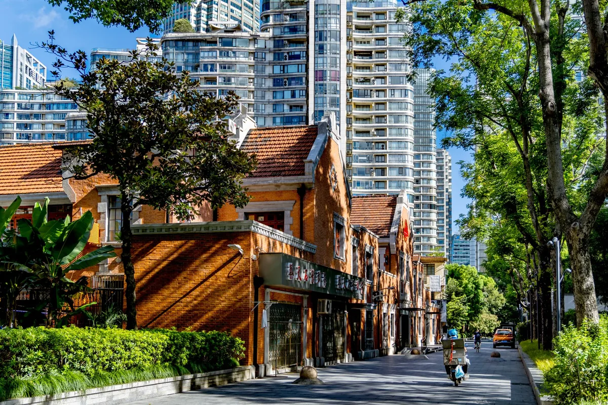 modern urban mixed use street plaza