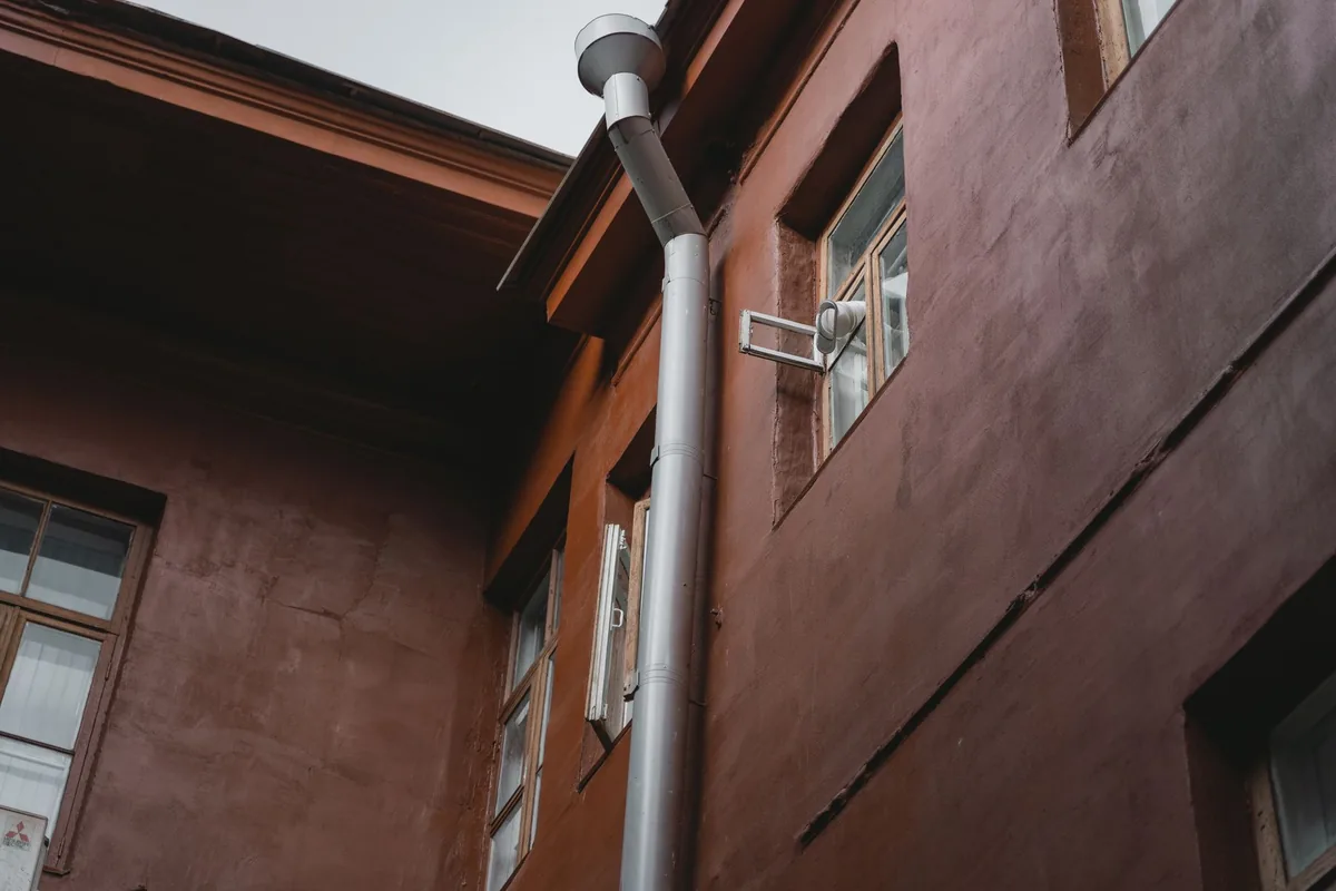 commercial building flat roof drain
