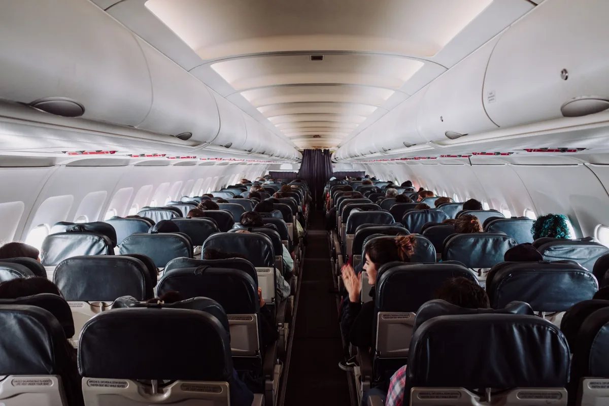 airline first class cabin seating arrangement
