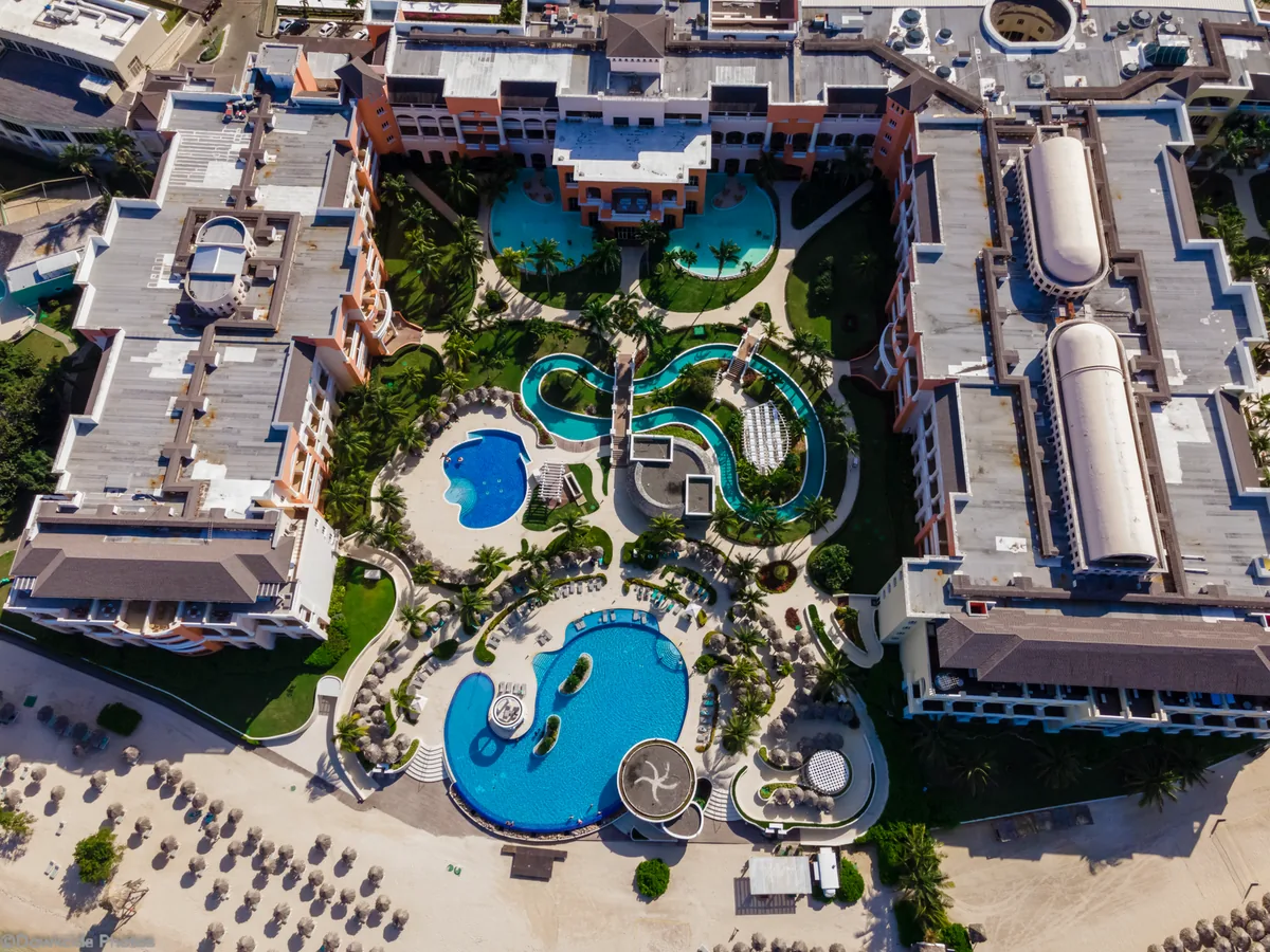 luxury all inclusive resort swimming pool