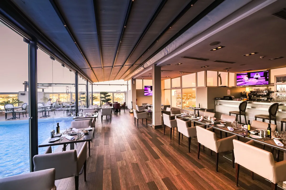 hotel restaurant outdoor patio 360 degree bar