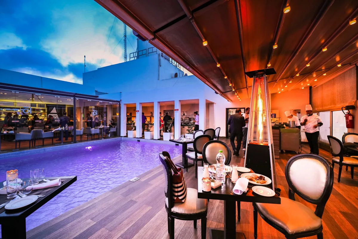 rooftop hotel restaurant pool deck