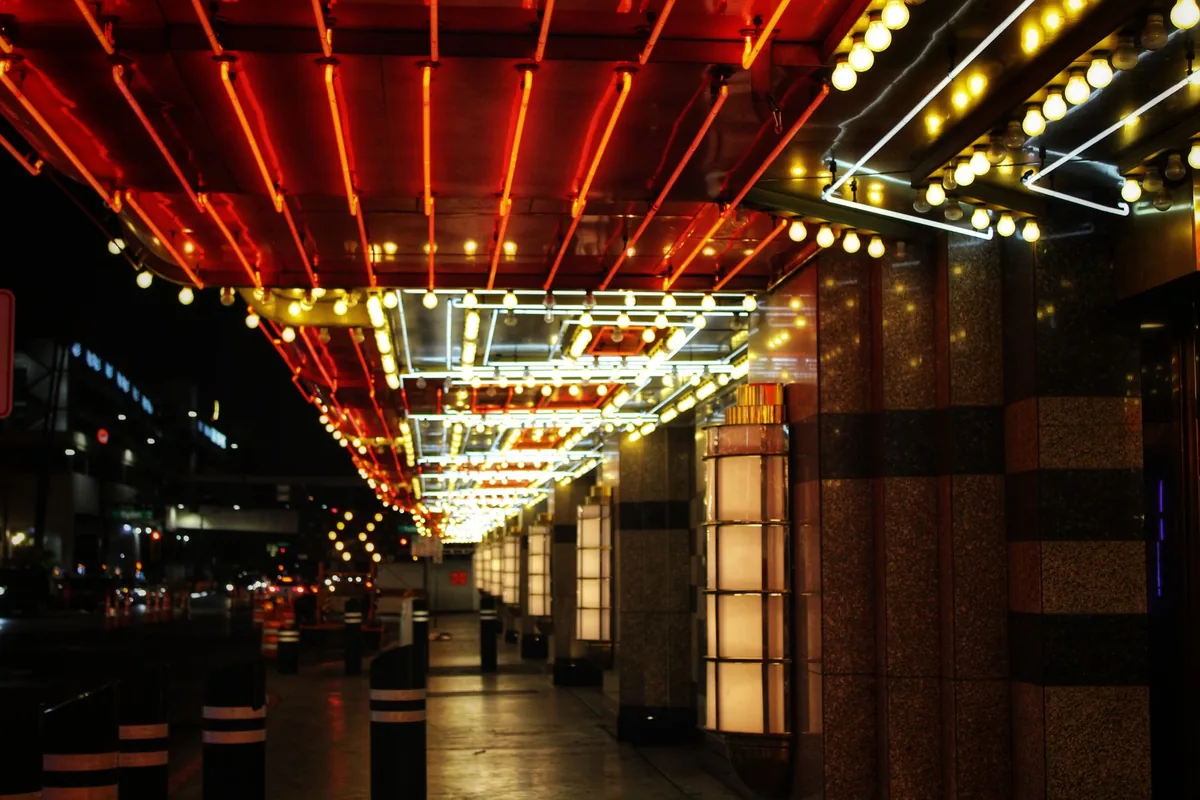 Las Vegas Tourism Drops 7.5% as Lower Occupancy Hits Tip Income