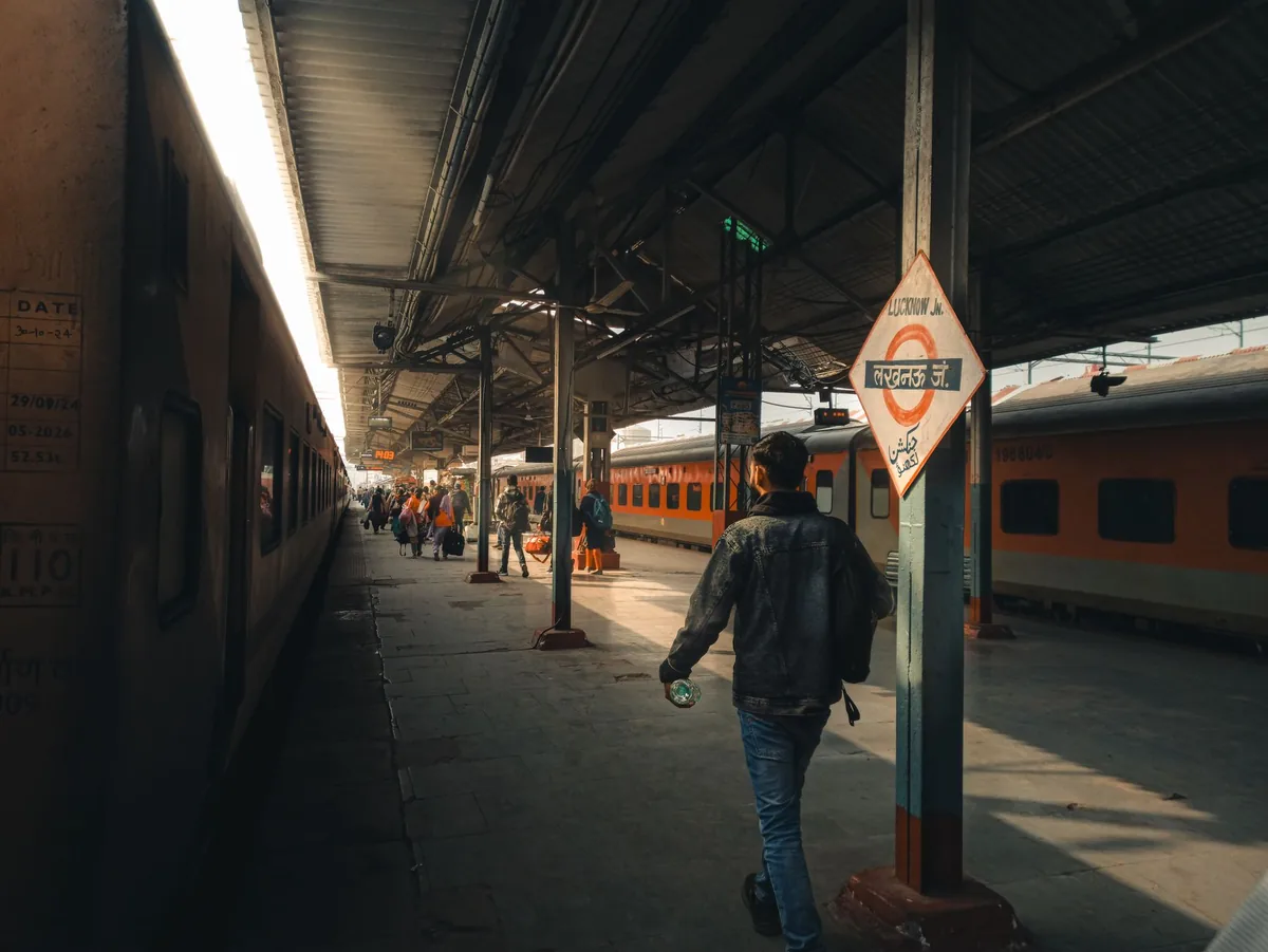 railway station platform arrival