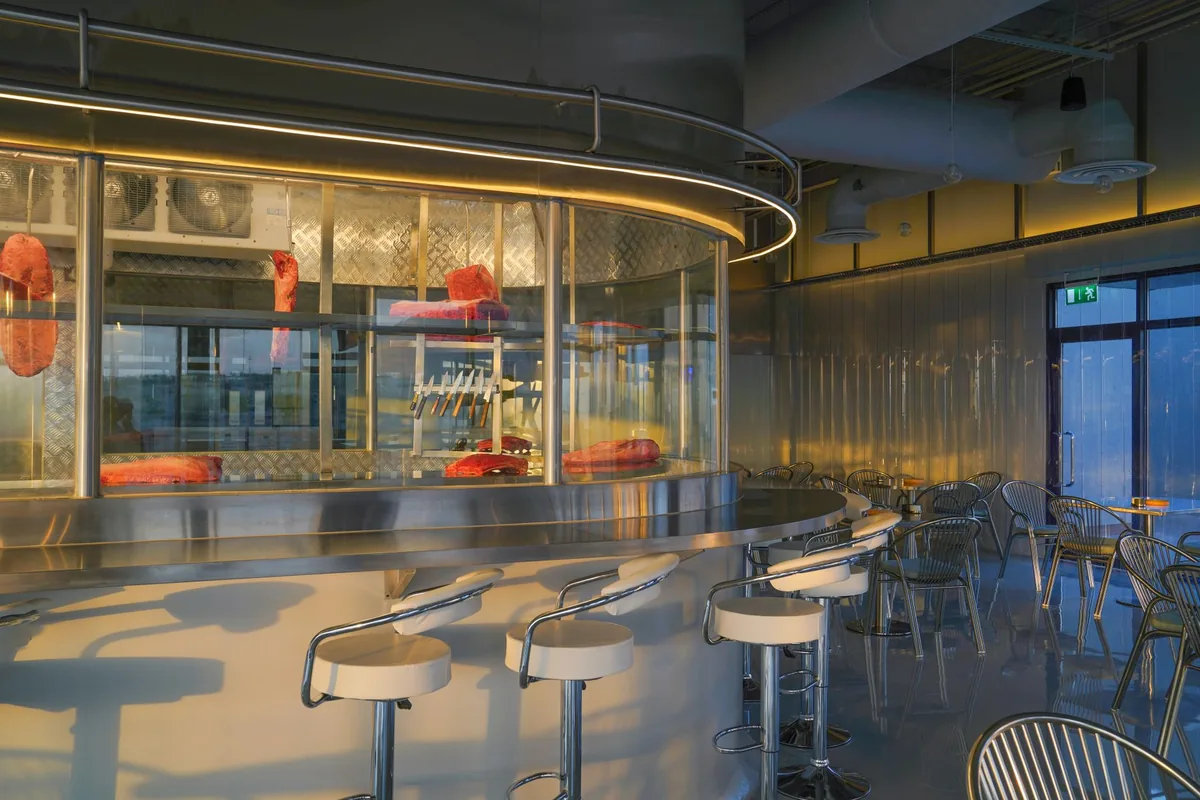 restaurant circular bar interior