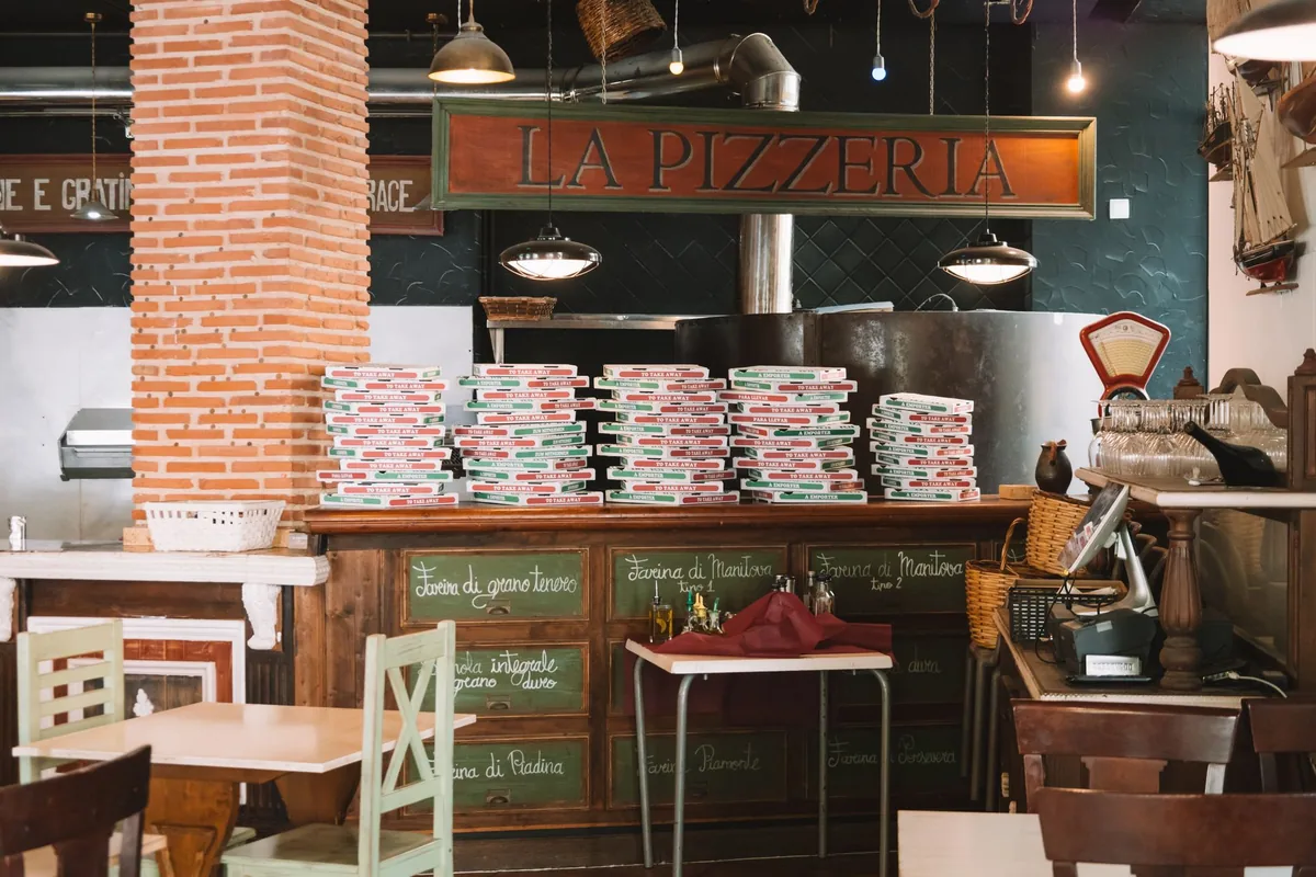hotel restaurant bar counter pizza oven