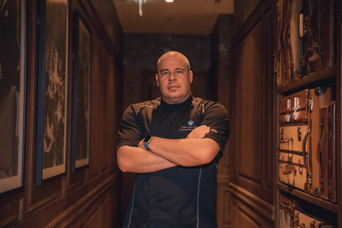 hotel restaurant executive business traveler