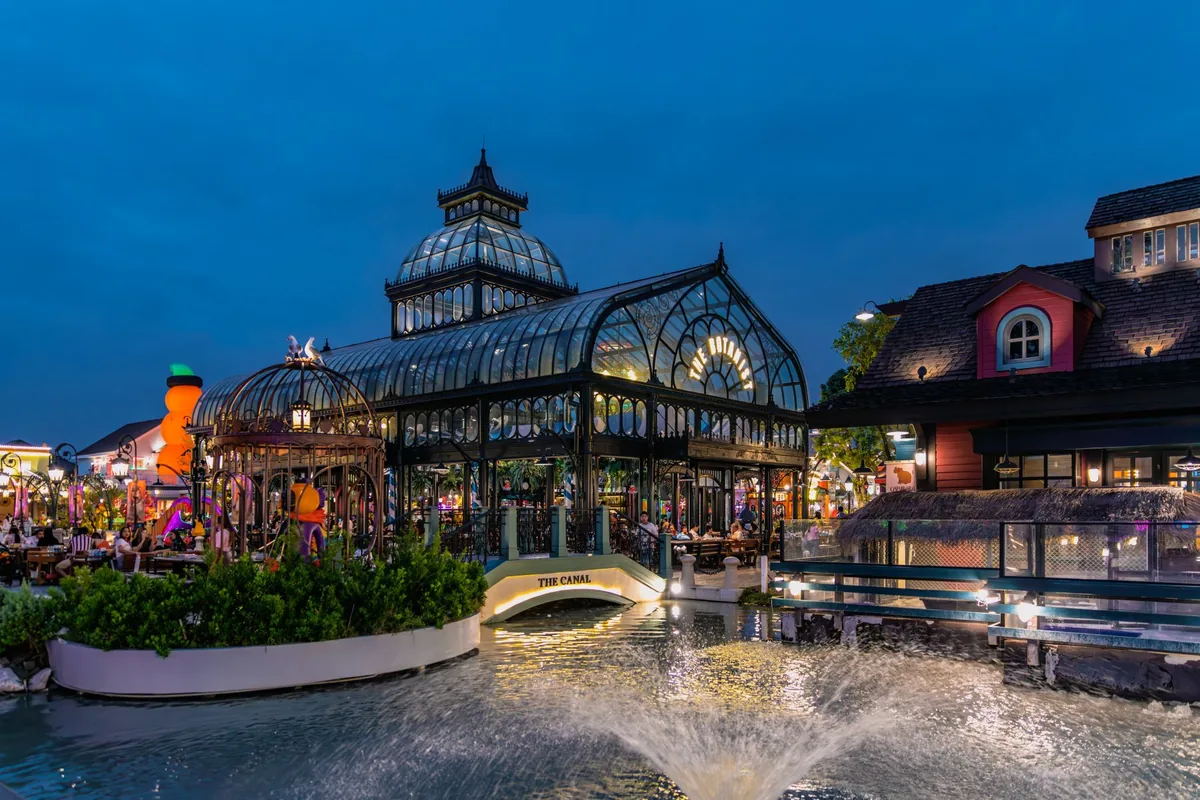 restaurant greenhouse glass architecture
