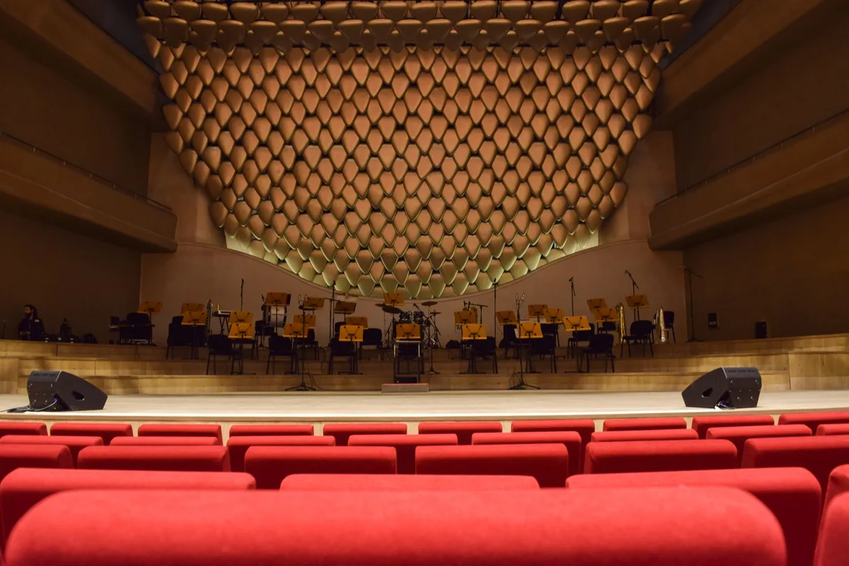 modern exhibition hall stage setup