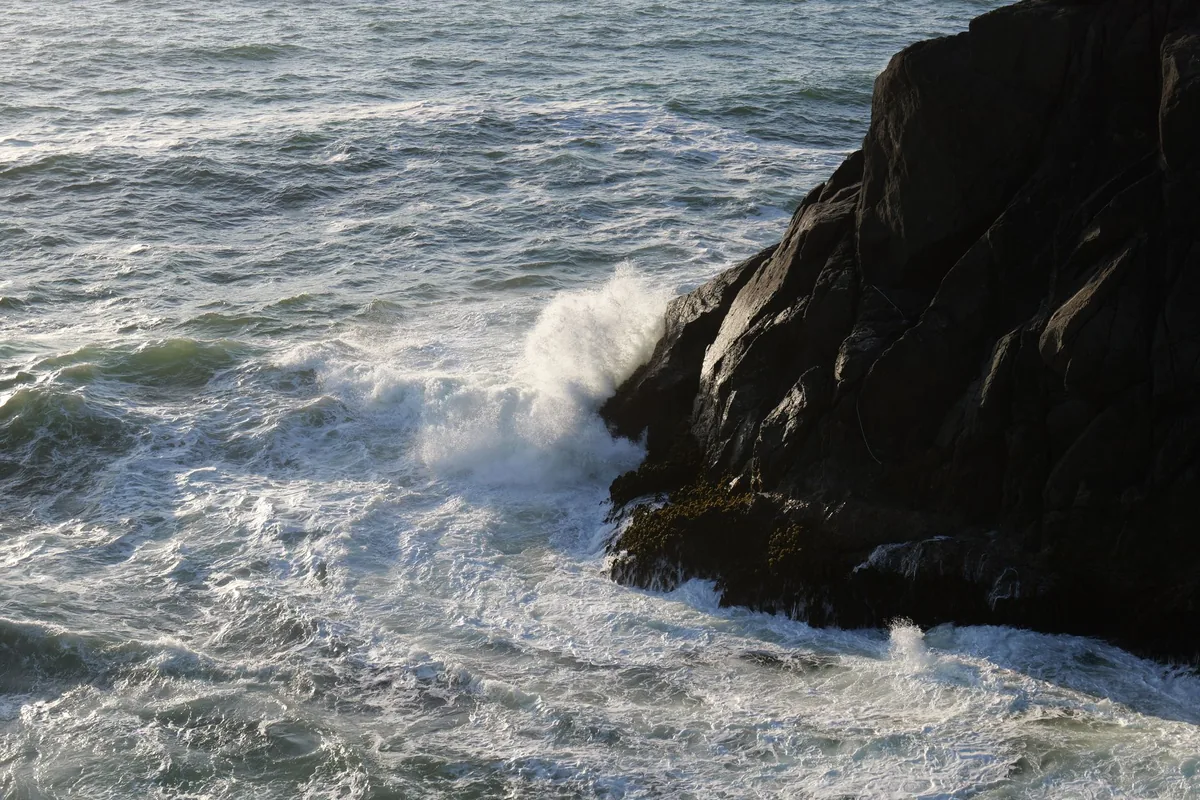 coastal ocean shoreline with waves