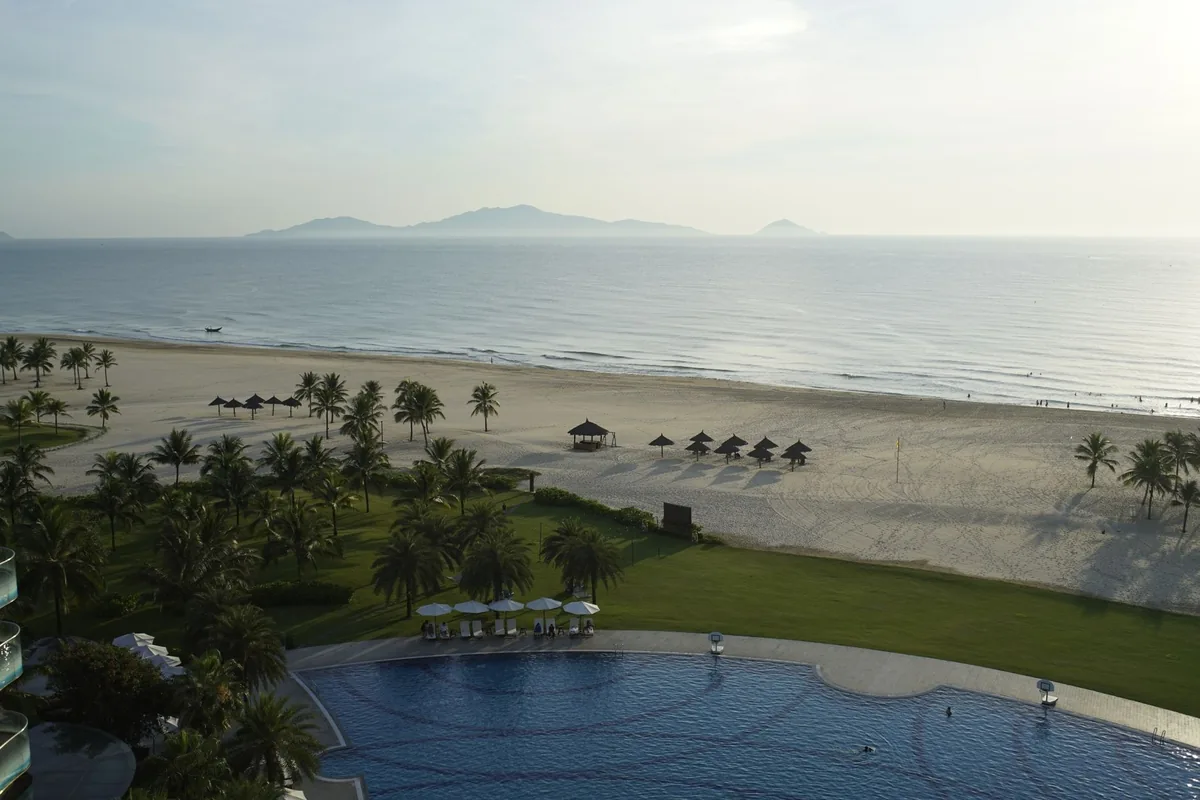 beach resort executive lounge breakfast