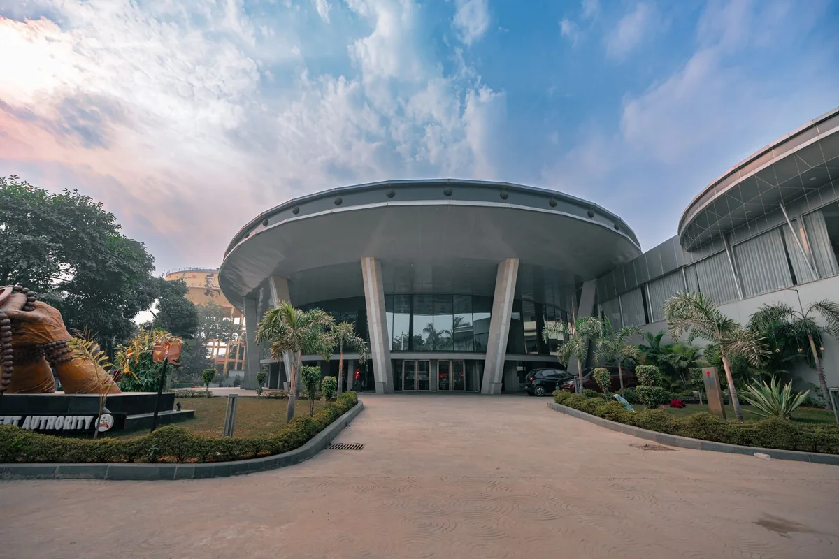 city convention center hotel entrance