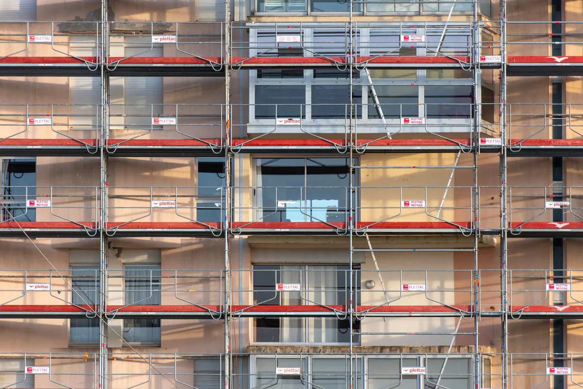 hotel construction exterior scaffold