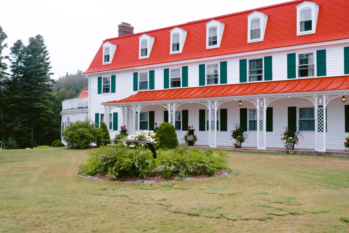 historic hotel estate grounds garden