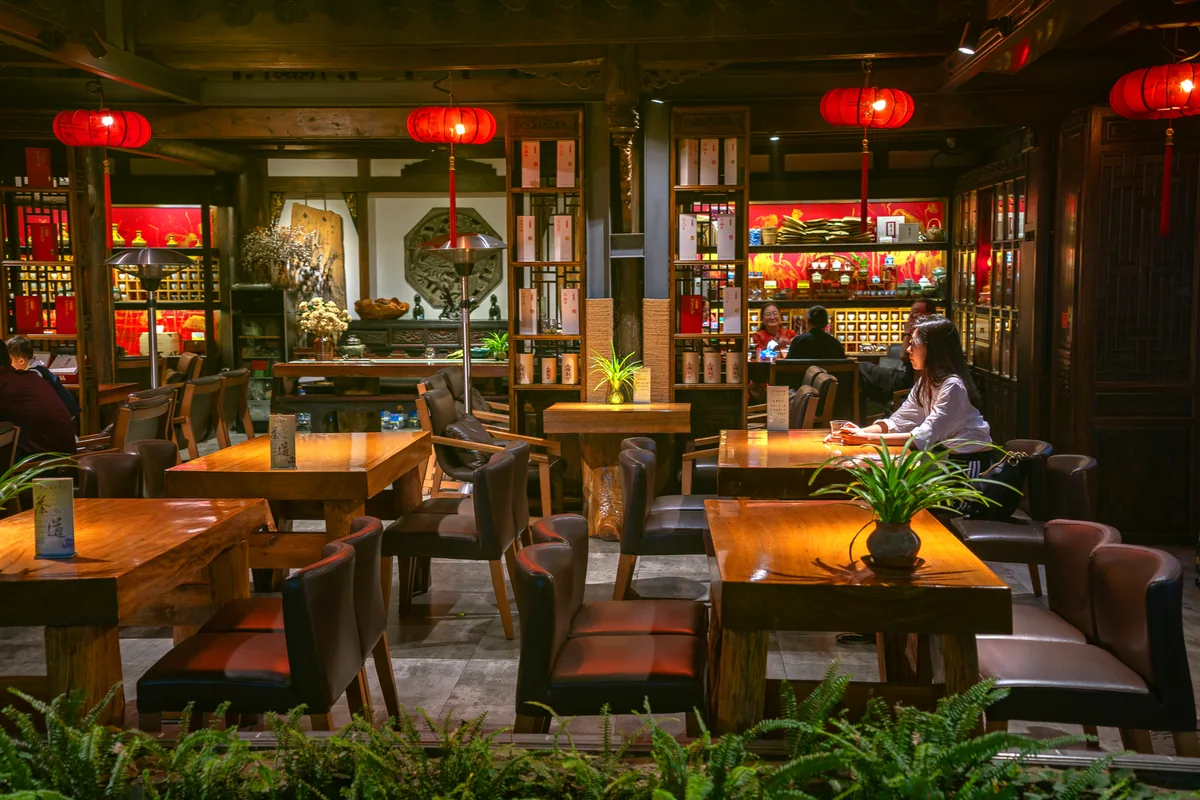traditional chinese restaurant dining room