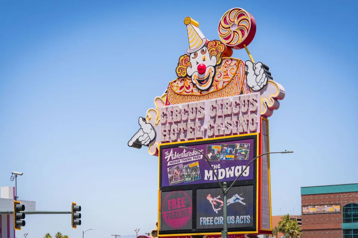 las vegas casino resort hotel exterior entrance