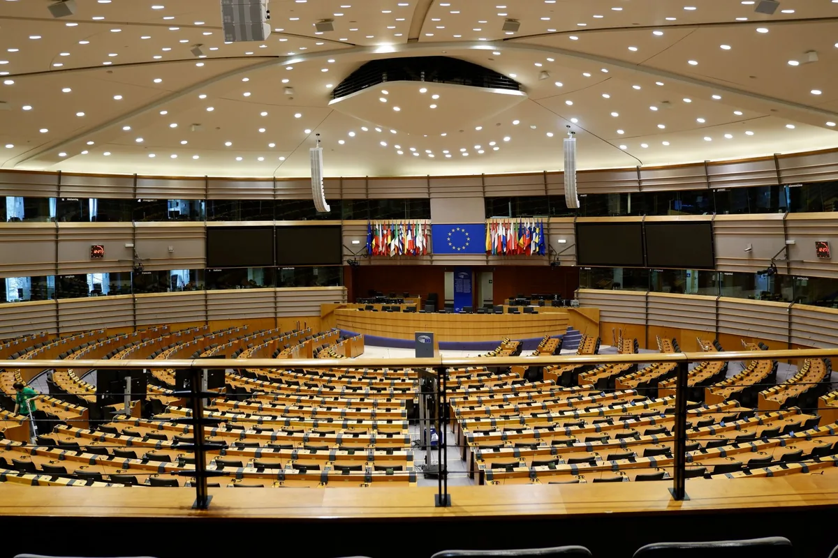 european parliament brussels meeting chamber
