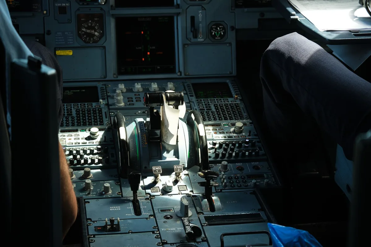 airline pilot flight deck control