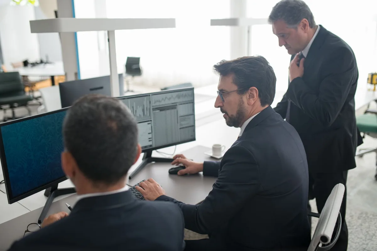 financial trading room computer monitors