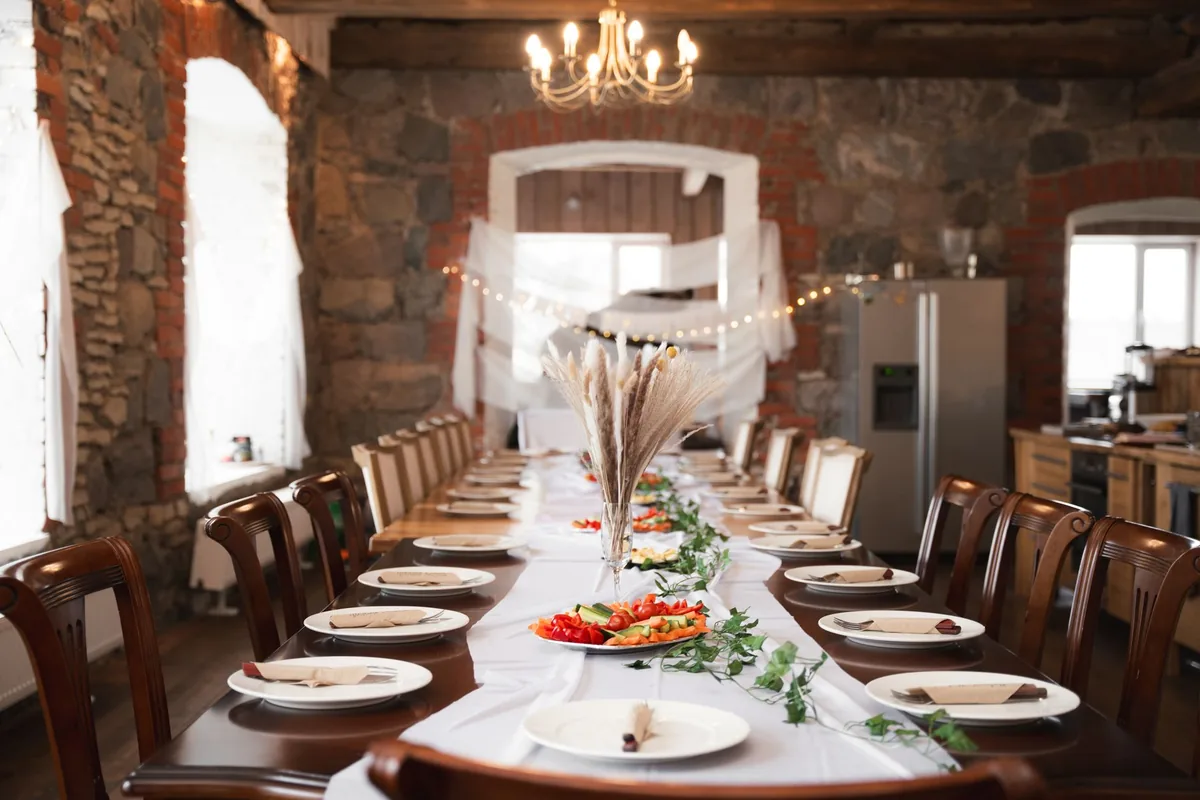 hotel dining farm to table outdoor table