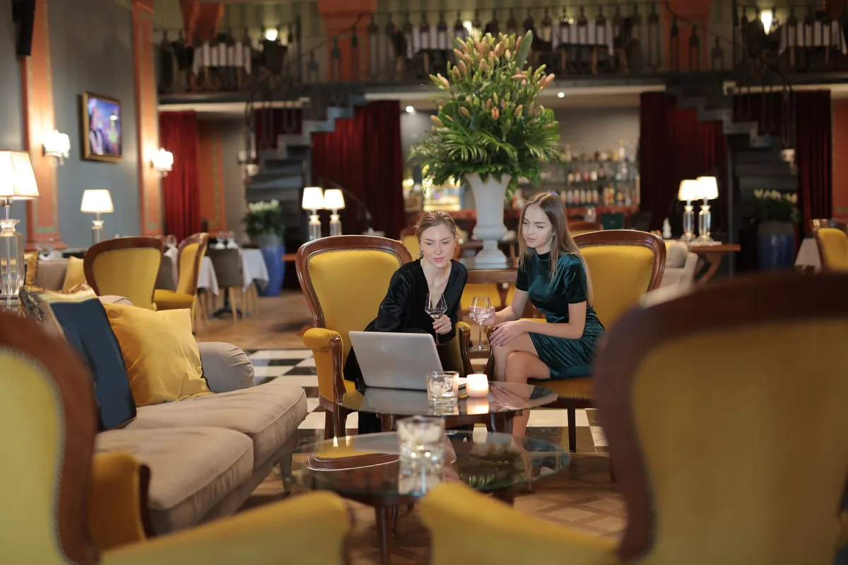 luxury hotel bar lounge seating