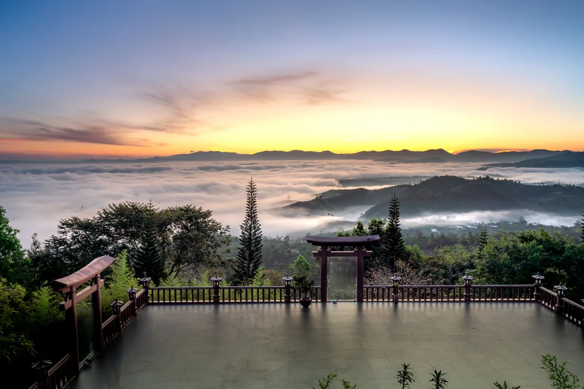temple courtyard mountain resort