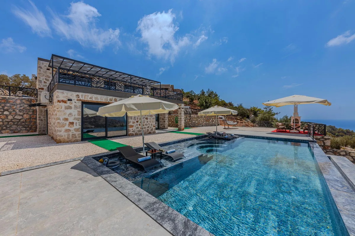 stone cliff suite private pool ocean view