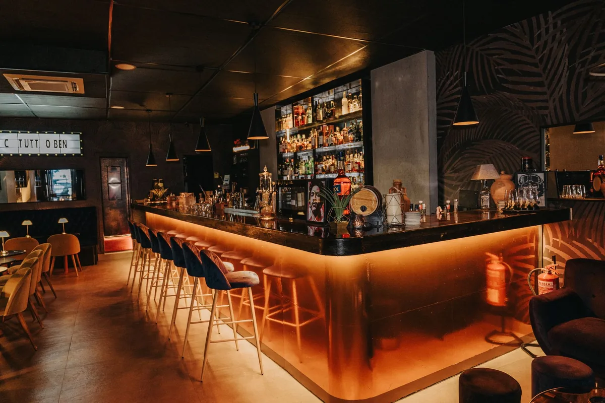 cocktail bar counter lounge seating