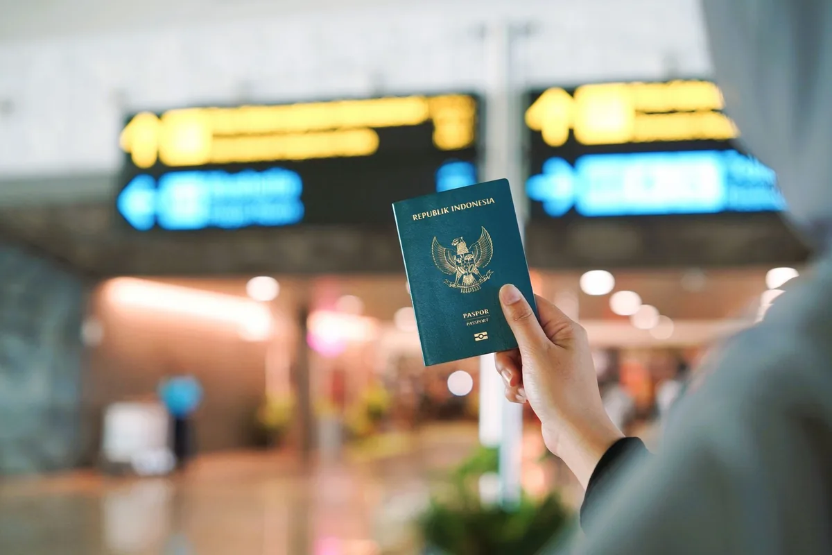 airport passport control biometric gate