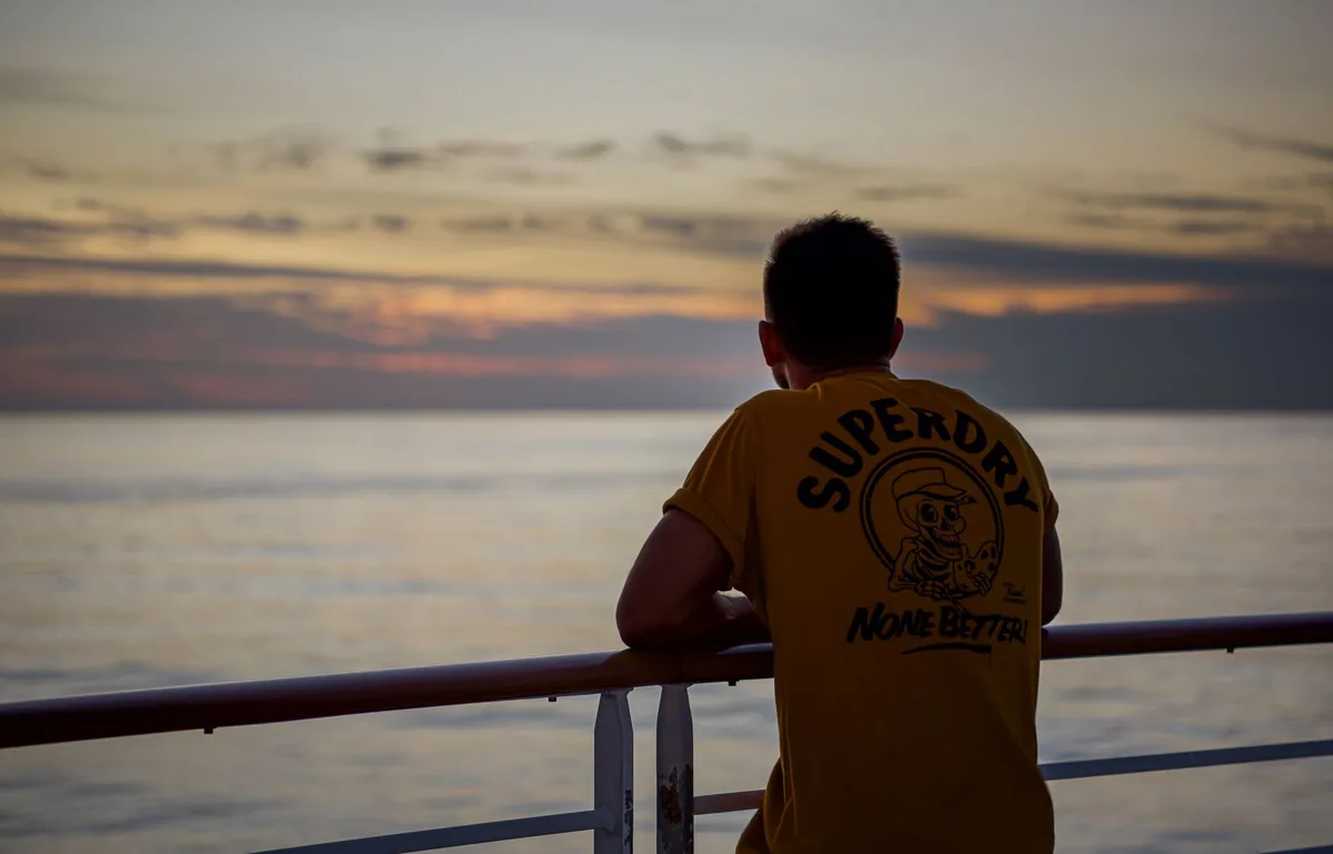cruise ship balcony ocean view